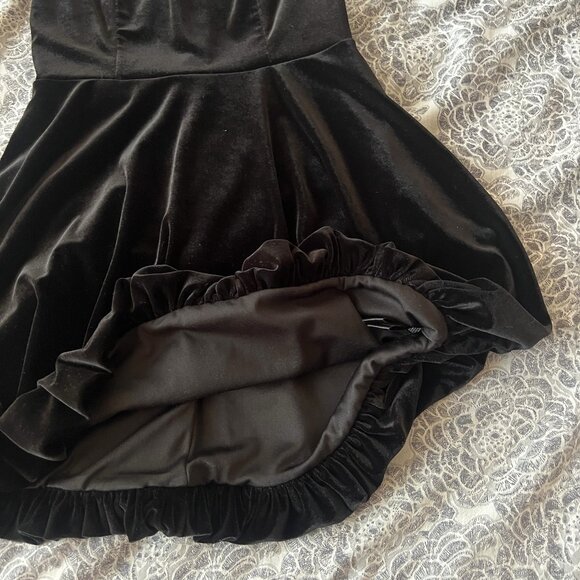 Forever 21 Black Velvet Short Holiday Dress Size Small - Picture 5 of 8